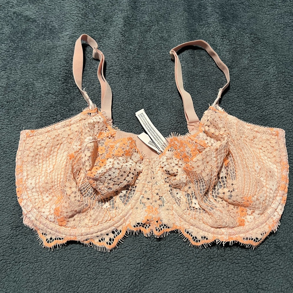 Victoria's Secret Pink Lace Underwire Bra